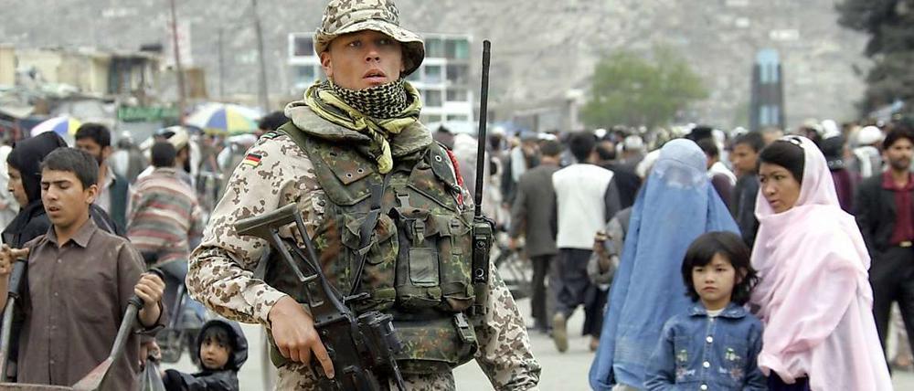 Bundeswehrsoldat auf Patrouille in Kabul.
