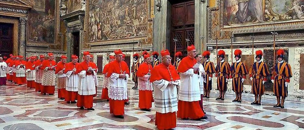 Das Konklave beginnt - die Kardinäle sind zum Schweigen verpflichtet.