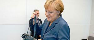Hip in blau und auch angesagt bei jungen Wählern: Angela Merkel (CDU). 