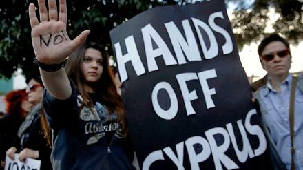 Demonstranten in der Hauptstadt von Zypern, Nikosia.