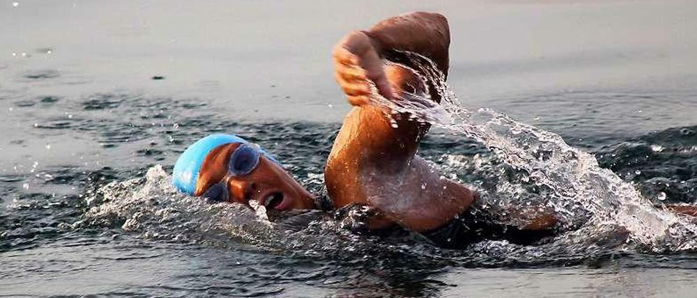 Mit 64 Jahren den Rekord gebrochen: Die Amerikanerin Diana Nyad schwamm Anfang September die 110 Meilen lange Strecke zwischen Kuba und Florida ohne Haikäfig. Mit 28 Jahren hatte sie es zum ersten Mal probiert, damals war sie gescheitert.