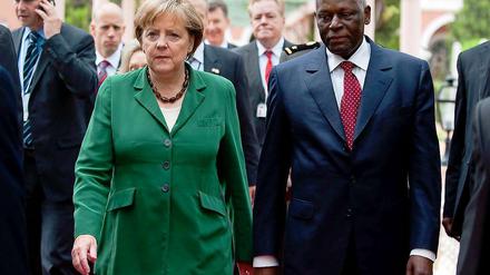 Geschätspartner. Angela Merkel und Jose Eduardo dos Santos.
