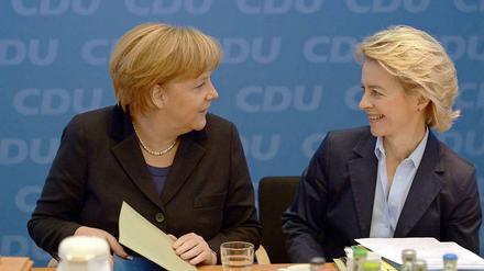 Merkel wird "notfalls auch persönlich" helfen. Na, da freut sich Frau von der Leyen doch!