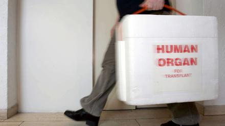 Jede Sekunde zählt: Durchschnittlich elf Organe pro Tag werden in Deutschland transplantiert.