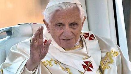 Papst Benedikt XVI. gibt das Pontifikat am 28. Februar auf.