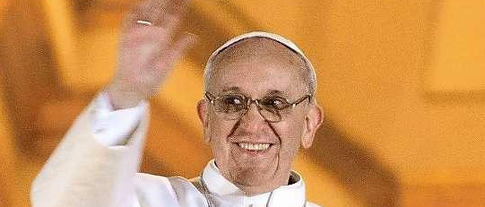 Papst Franziskus predigt von Liebe und Barmherzigkeit.