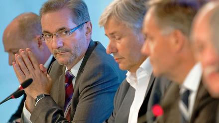 Matthias Platzeck und Klaus Wowereit auf einer Pressekonferenz am 16. August.