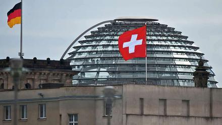 Das Verhältnis zwischen Deutschland und der Schweiz ist durch den Rechtsstreit um die Steuersünder-CD etwas abgekühlt.