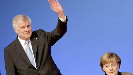 CSU-Chef Horst Seehofer und Bundeskanzlerin Angela Merkel (CDU)