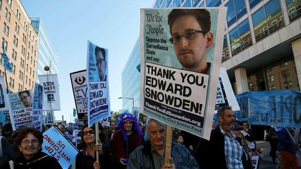 Danke, Edward Snowden! Aber ist er wirklich besser als die NSA?