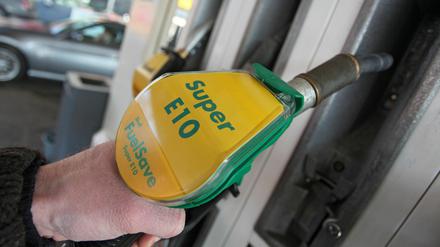 Die Benzinbranche zieht bei Bio-Sprit E10 die Notbremse.