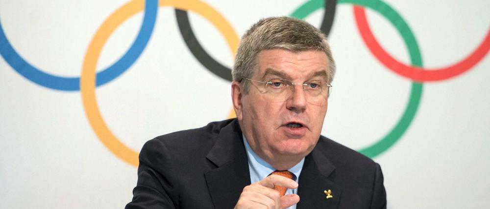 IOC-Präsident Thomas Bach begründete die Entscheidung, die Medienrechte für die Olympischen Spiele 2018-24 an Discovery und Eurosport zu vergeben.