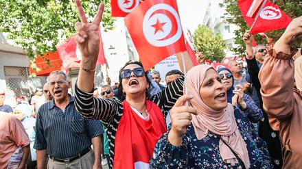Demonstration gegen Präsident Saied in Tunis