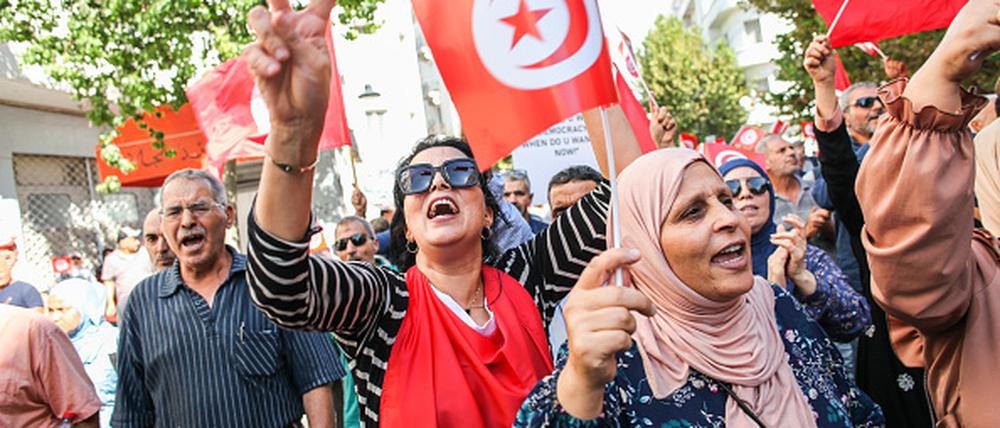 Demonstration gegen Präsident Saied in Tunis