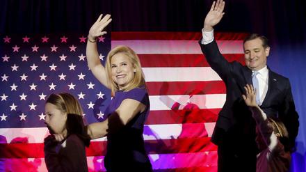 Ted Cruz mit Ehefrau Heidi und Töchtern nach dem Wahlsieg in Wisconsin
