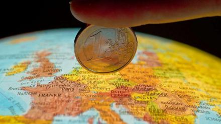 Müde Mark ade - in Deutschland wird der wache Euro verdient. 