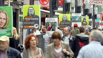 Wahlplakate in der Wilmersdorfer Straße