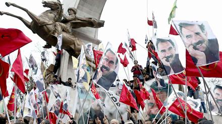 Anhänger der PKK demonstrieren in Istanbul.