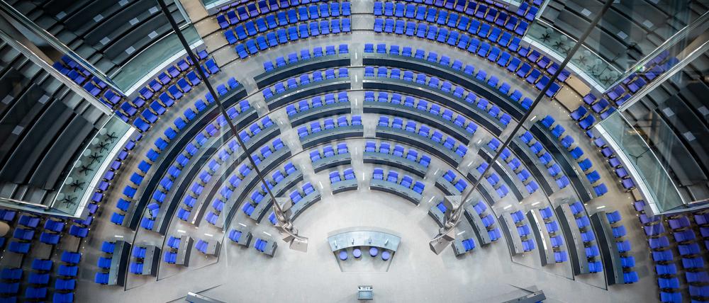 Plenarsaal 2021 - die FDP sitzt noch im rechten Block