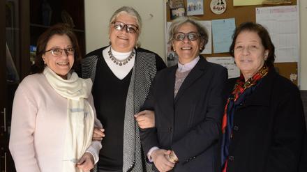 Die Leiterin der Klinik für Psychologie am Nadeem-Zentrum, Mona Hamed und die drei Gründerinnen Aida Seif al-Dawal, Magda Adly und Suzan Fayad (von links nach rechts).