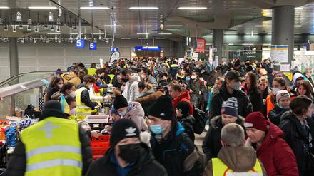 Ukrainische Flüchtlinge am Berliner Hauptbahnhof.