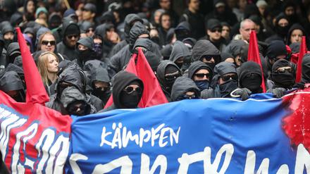 Gewaltbereit. Autonome und andere Linksradikale wollen am Sonnabend in Leipzig demonstrieren. Die Polizei befürchtet Randale. Auf dem Bild ein schwarzer Block in Berlin