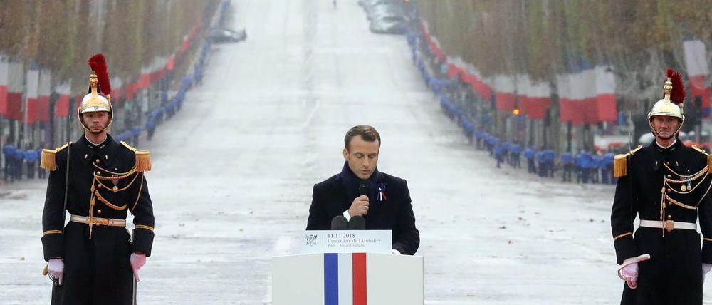 Emmanuel Macron bei seiner Rede vor den Champs Elysees