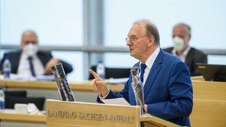 Reiner Haseloff (CDU), Ministerpräsident des Landes Sachsen-Anhalt, spricht im Plenarsaal zu den Abgeordneten. 
