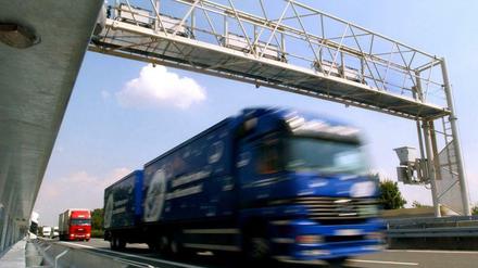Für Investitionen in Deutschlands Straßennetz soll der Güterverkehr mehr zahlen.