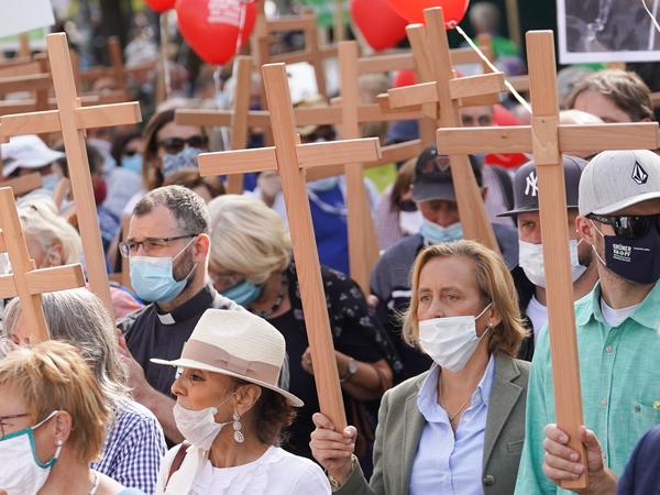 AfD-Politikerin Beatrix von Storch (2.v.r.) wird wohl wie 2020 an der Demonstration „Marsch für das Leben“ teilnehmen 