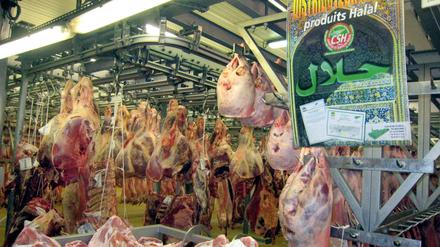Halal-Fleisch, das auf einem Großmarkt in Frankreich angeboten wird.