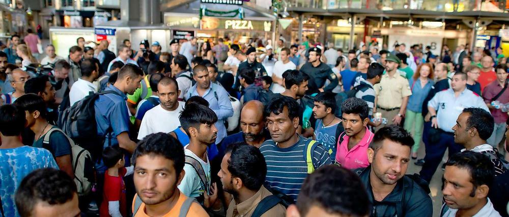 Angekommen in Deutschland: Hunderte Flüchtlinge sind bereits am Münchner Bahnhof