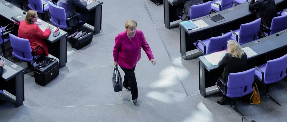 Bundeskanzlerin Angela Merkel (CDU) am Ende der Haushaltsdebatte 