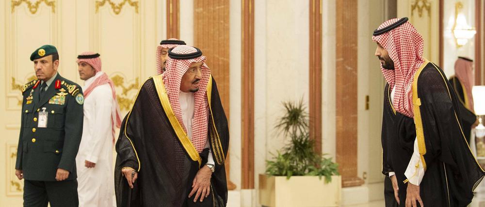 Der saudische Kronprinz Mohammed bin Salman mit seinem Vater König Salman bin Abdulaziz Al Saud. 