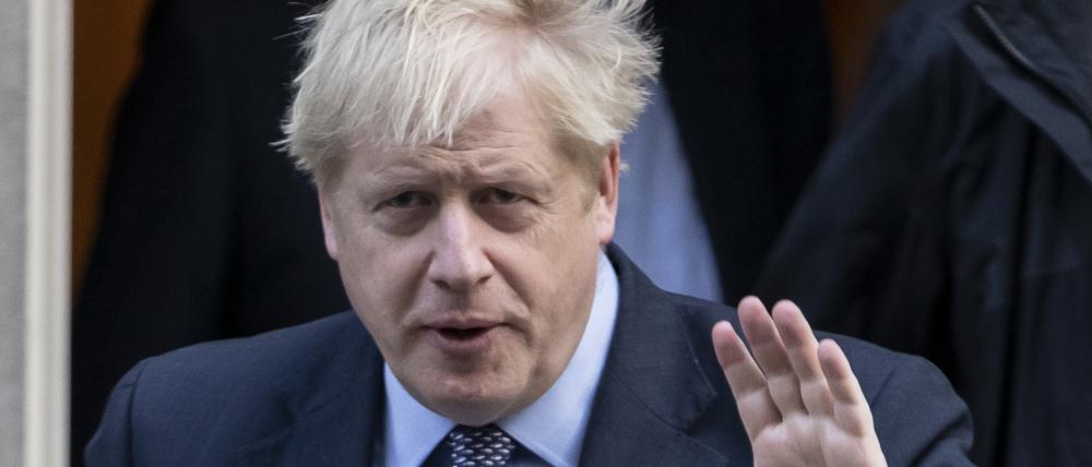 Der britische Regierungschef Boris Johnson am Wochenende vor seinem Regierungssitz in der Downing Street.