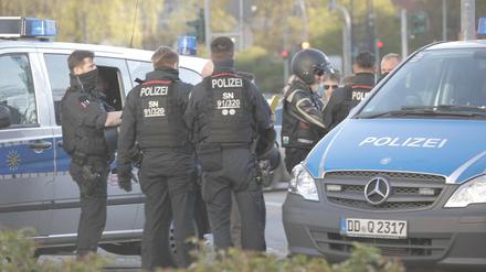 Polizeieinsatz bei einer Kundgebung der rechtsextremistischen Organisation "Pro Chemnitz" am Montag in Chemnitz.