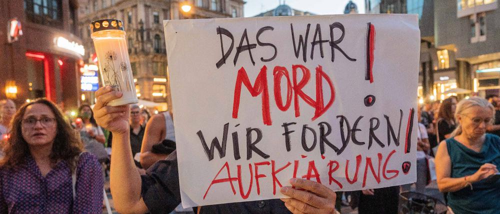Trauerkundgebung für die oberösterreichische Ärztin Lisa-Maria Kellermayr am Stephansplatz in Wien