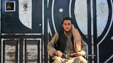 Ein Taliban-Kämpfer in der afghanischen Provinz Ghor. Dort soll eine Ex-Polizistin getötet worden sein.