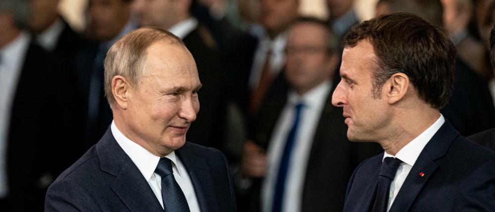 Russlands Präsident Wladimir Putin und Frankreichs Präsident Emmanuel Macron telefonieren am Freitag.