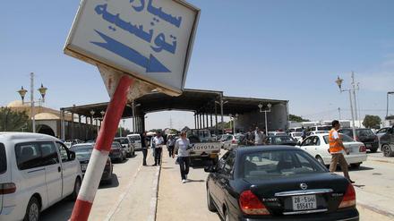 Libysch-tunesische Grenze bei Ras Ajdir 2011. Deutschland und die EU wollen eine neue kriegsbedingte Völkerwanderung unterbinden.