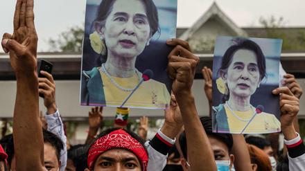 Unterstützer von Aung San Suu Kyi in Myanmar (am 7. Februar 2021)
