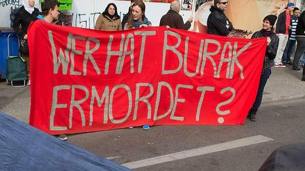 Demonstration zum Gedenken an den 22-jährigen Burak Bektas am 5.4.2014. Bektas wurde in der Nacht zum 5. April 2012 in Berlin-Neukölln erschossen. 