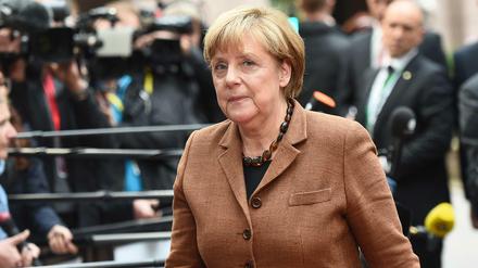 Auch in den eigenen Reihen ist ihre Flüchtlingspolitik nicht unumstritten: Bundeskanzlerin Angela Merkel, hier bei ihrem Eintreffen beim EU-Sondergipfel zur Flüchtlingskrise am Mittwoch in Brüssel. 