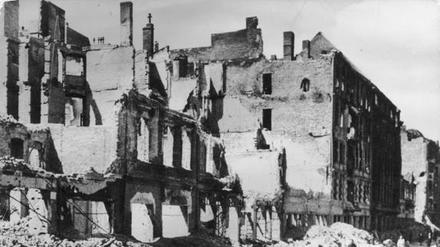 Die im Zweiten Weltkrieg zerstörte Friedrichsstraße am Halleschen Tor