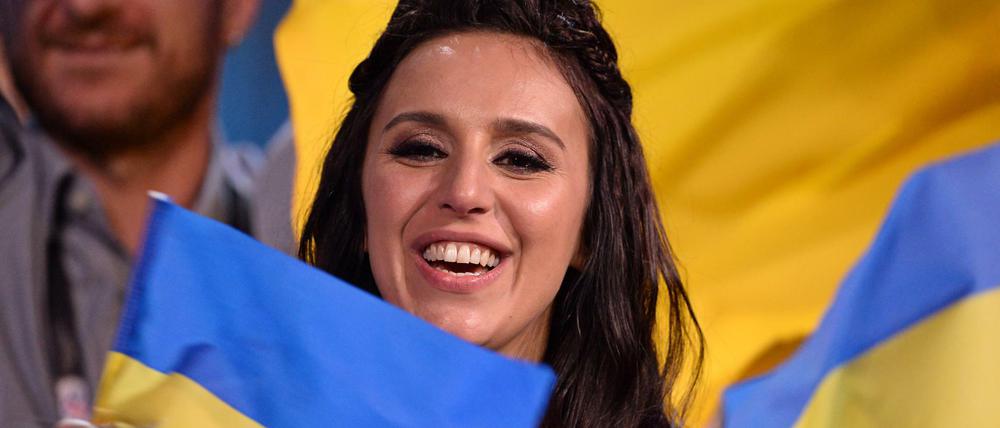 Die Ukrainerin Jamala freut sich über ihren Sieg beim ESC. 