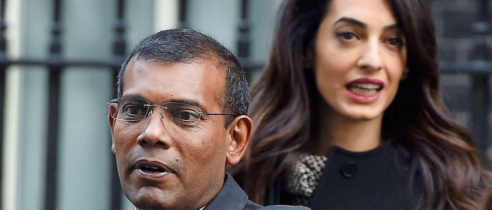 Amal Clooney vertritt den 2012 gestürzten Präsidenten der Malediven, Mohamed Nasheed, der sich wegen einer Rückenbehandlung gerade in London aufhält. 