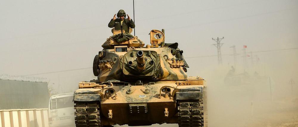 Türkische Einheiten sollen schon 30 Kilometer tief auf irakischem Boden stehen, heißt es in Ankara.
