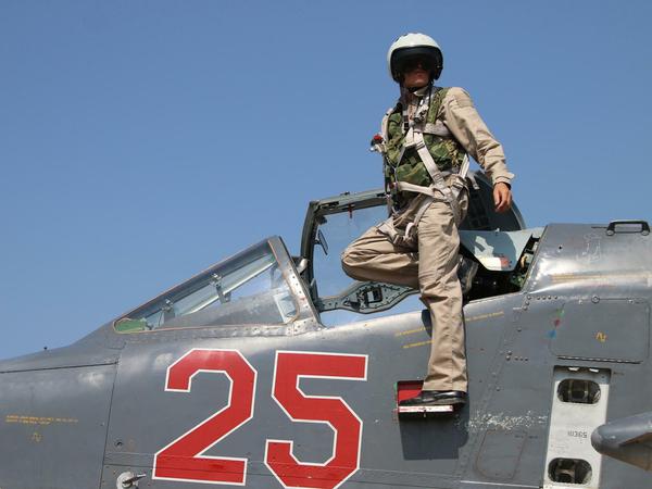 Russischer Pilot auf dem Militärstützpunkt im syrischen Latakia.