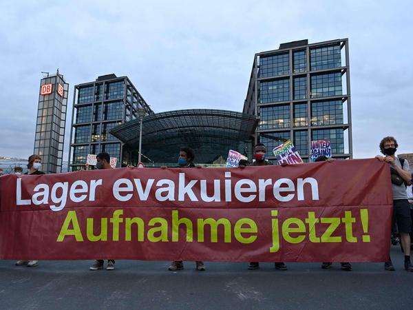 Protestdemonstration in Berlin nach der Brandnacht in Moria.