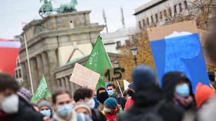 Unter dem Motto "Ihr lasst uns keine Wahl" zogen im Oktober 2021 Protestierende in Berlin auf die Straßen.